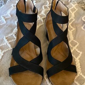 New w/out tags or box Adrienne Vittadini Trilden Faux Suede Caged Wedge Sandals.